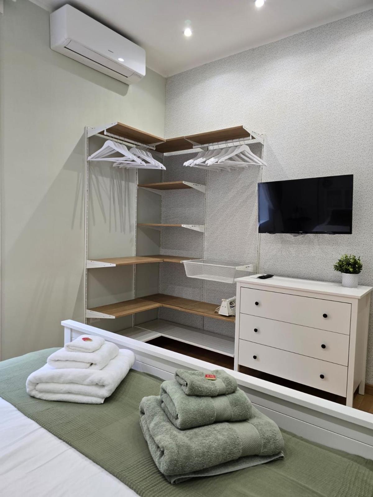 Candia House Rom
